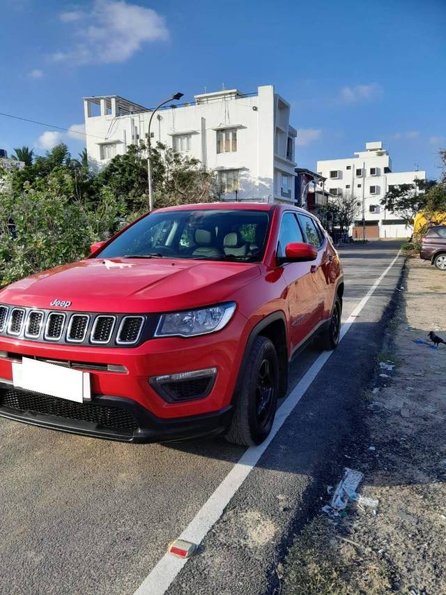 https://images10.gaadi.com/usedcar_image/4420169/original/processed_92ec1fbf00c992ad80faa9b7a7b21e84.jpg?imwidth=6400