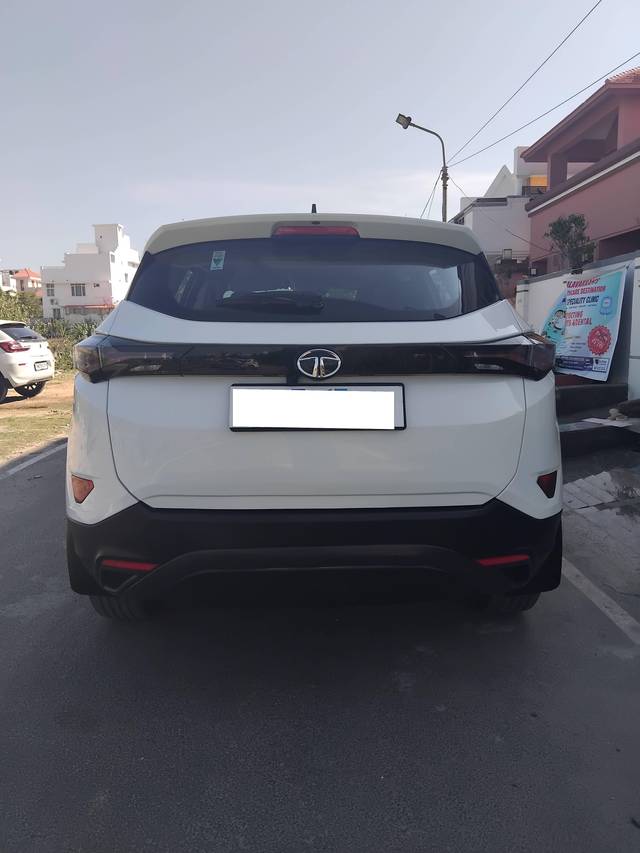 https://images10.gaadi.com/usedcar_image/4420188/original/processed_cb71fca8f84a1042a5b023d376c7280b.jpg?imwidth=6401