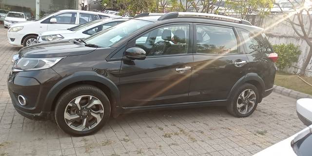 https://images10.gaadi.com/usedcar_image/4420204/original/825d759de76998854dbb5a7bc9323f8b.jpg?imwidth=6402