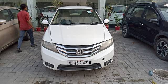 https://images10.gaadi.com/usedcar_image/4420227/original/8394cf4e4d83d49e5ec319ae9478edc5.jpg?imwidth=6400