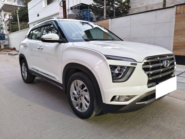 https://images10.gaadi.com/usedcar_image/4420228/original/processed_9268eb20296e2072ca5969a7db120067.jpg?imwidth=6400