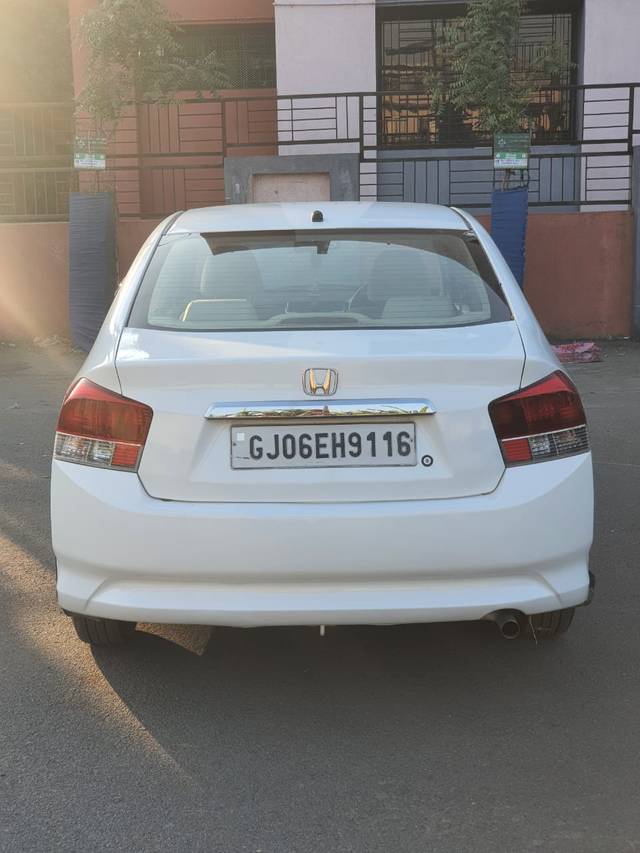 https://images10.gaadi.com/usedcar_image/4420229/original/172804e324d54ae3785107831ff387b6.jpg?imwidth=6401