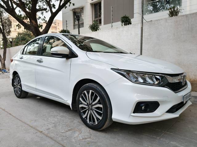 https://images10.gaadi.com/usedcar_image/4420231/original/processed_7c305169f3afd2d92ab67ddf6dfcb935.jpg?imwidth=6400