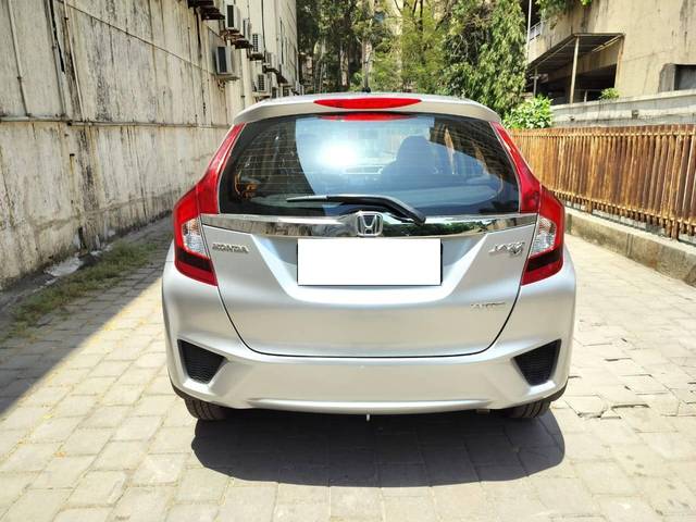 https://images10.gaadi.com/usedcar_image/4420239/original/processed_d9123faba7da0baf007cbb90e4fbf2f8.jpg?imwidth=6401