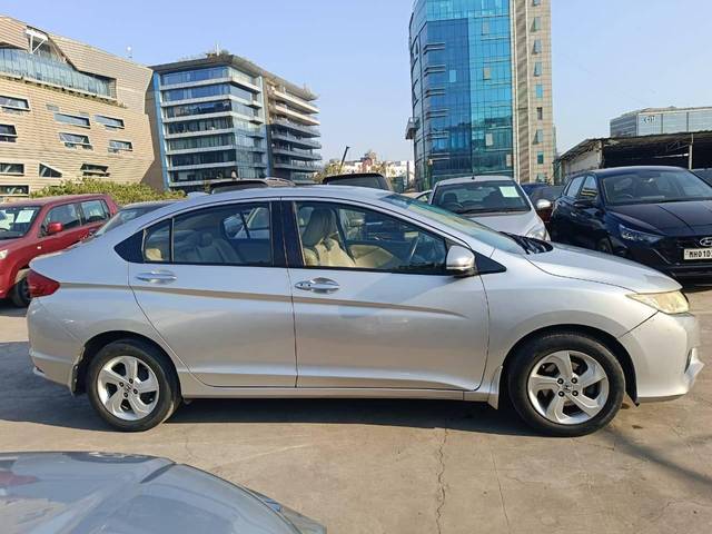 https://images10.gaadi.com/usedcar_image/4420332/original/processed_f81c79de702ef0e25cd1deadc1433411.jpg?imwidth=6401