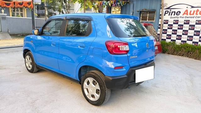 https://images10.gaadi.com/usedcar_image/4420345/original/processed_8608cb97c4e5223c9c0cf5db0663f9cf.jpg?imwidth=6402