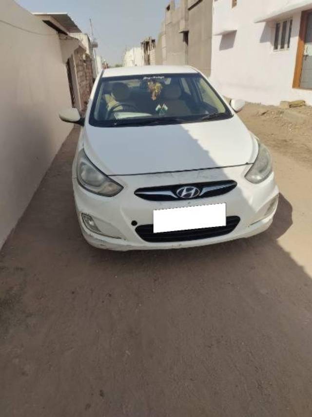 https://images10.gaadi.com/usedcar_image/4420361/original/processed_23c2a60b-ffe9-4900-ade7-ef6565255269.jpg?imwidth=6400