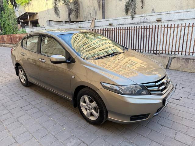 https://images10.gaadi.com/usedcar_image/4420419/original/processed_3e1ce003faf5430d3cd6087dd62acfe6.jpg?imwidth=6400