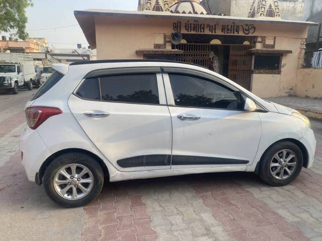 https://images10.gaadi.com/usedcar_image/4420439/original/e837f54bfdc44b6b235d414bcc5d55ee.jpg?imwidth=6401