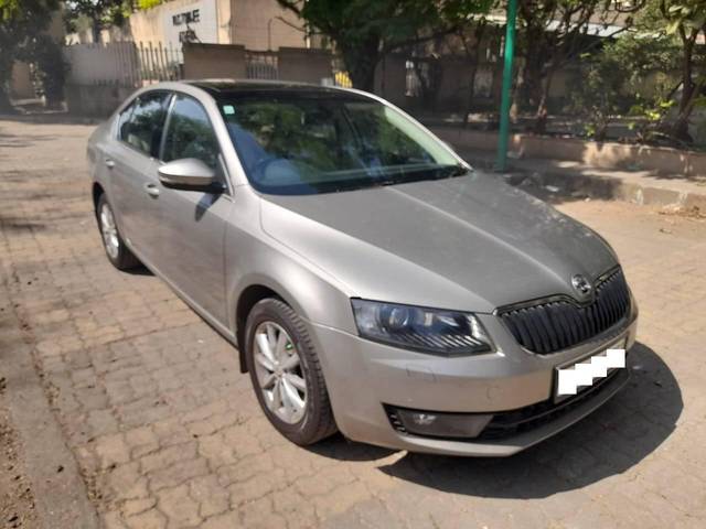 https://images10.gaadi.com/usedcar_image/4420449/original/processed_213b65fd6523086a2a2a6c888c3f1502.jpeg?imwidth=6400