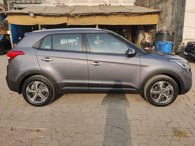 https://images10.gaadi.com/usedcar_image/4420558/original/processed_4ecc380749470aba4be26678c3c08c54.jpeg?imwidth=6401
