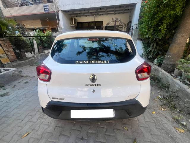 https://images10.gaadi.com/usedcar_image/4420693/original/processed_aae3347e-4d36-4bf8-b0c3-00a1a843fb3c.jpeg?imwidth=6402