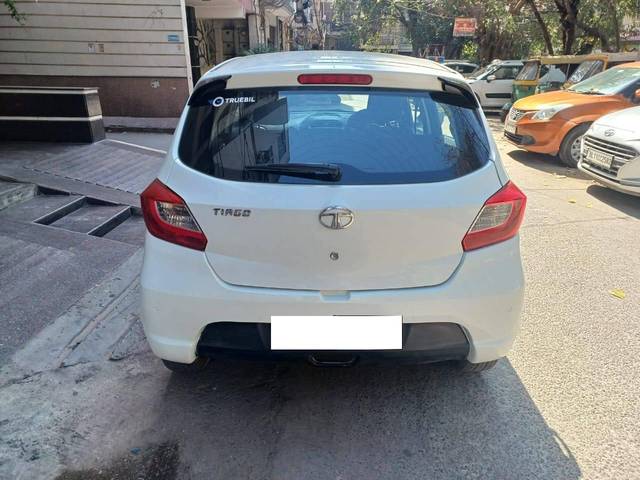 https://images10.gaadi.com/usedcar_image/4420882/original/processed_e0a04d0821fc0284740d0e74f5e66165.jpg?imwidth=6402