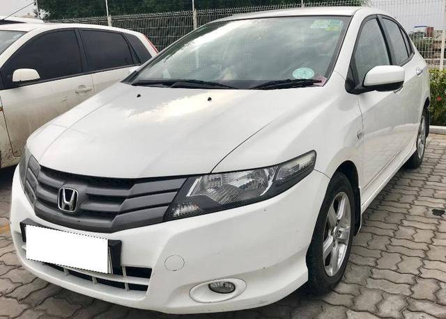 https://images10.gaadi.com/usedcar_image/4420912/original/1462991c87af0d5063d617093905e386.jpeg?imwidth=6402