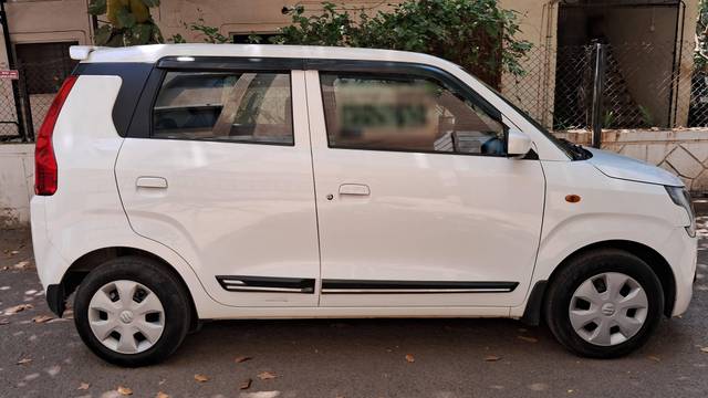 https://images10.gaadi.com/usedcar_image/4420924/original/processed_77078baf3de12117dab141612890513b.jpg?imwidth=6401