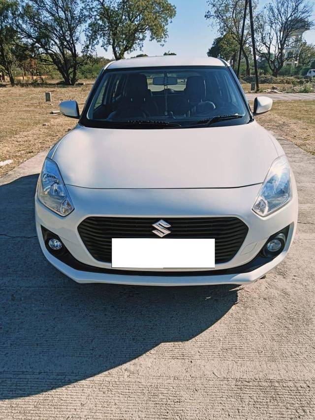 https://images10.gaadi.com/usedcar_image/4421008/original/processed_3fcac93e6794760dabafbeecf703b60d.jpeg?imwidth=6402