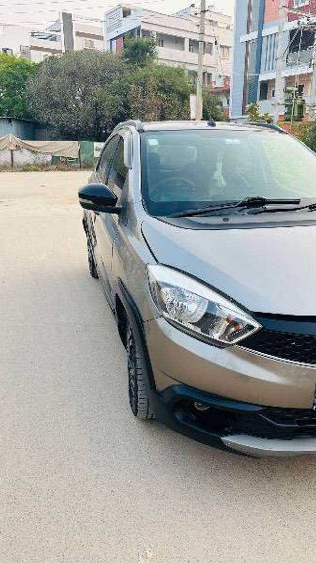 https://images10.gaadi.com/usedcar_image/4421097/original/538ae7148784810c49043cb2c306ffaf.jpeg?imwidth=6402