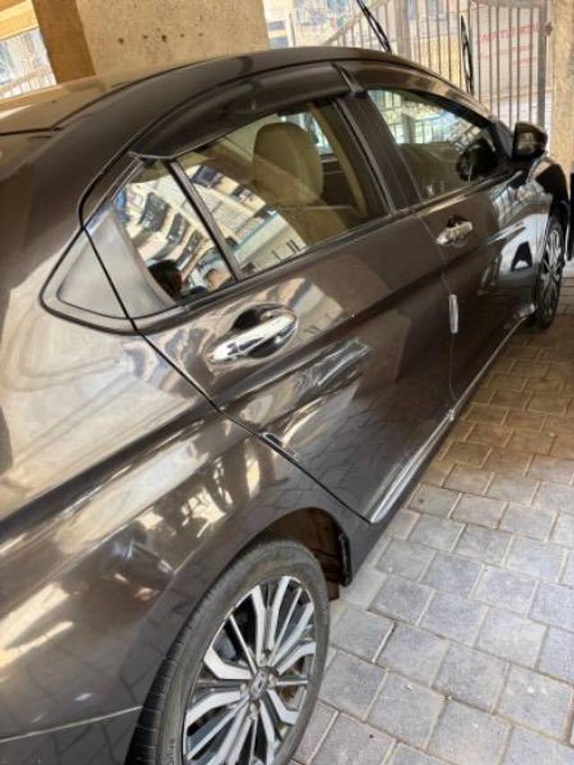 https://images10.gaadi.com/usedcar_image/4421101/original/e1ce4451659ca43fc83251d5b3d55bad.jpeg?imwidth=6400