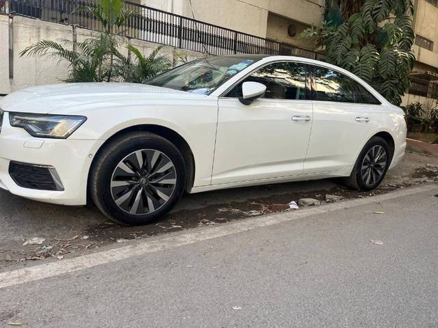 https://images10.gaadi.com/usedcar_image/4421136/original/058632fcbb4988f22d82b8441e6b0cf9.jpeg?imwidth=6401