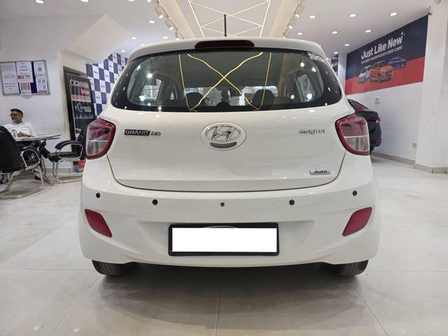 https://images10.gaadi.com/usedcar_image/4421207/original/processed_02e47330e13a7a601fa372f5ef4674a2.jpg?imwidth=6401