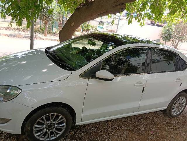 https://images10.gaadi.com/usedcar_image/4421218/original/86f1d20a75bfbb7638a65a5d13e7b74a.jpg?imwidth=6401