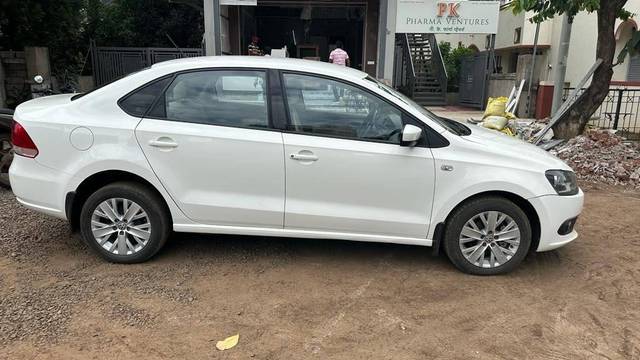 https://images10.gaadi.com/usedcar_image/4421220/original/processed_e9c0ddc92249d0f9c80e7472d2002874.jpg?imwidth=6401