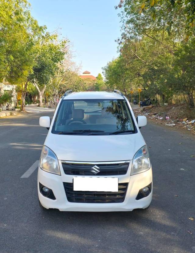 https://images10.gaadi.com/usedcar_image/4421350/original/processed_1b52871418943d406c132453a05385f0.jpg?imwidth=6400