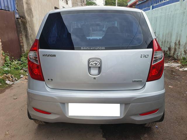 https://images10.gaadi.com/usedcar_image/4421385/original/processed_6093c7dc8e288be7905f770918f394dd.jpg?imwidth=6401