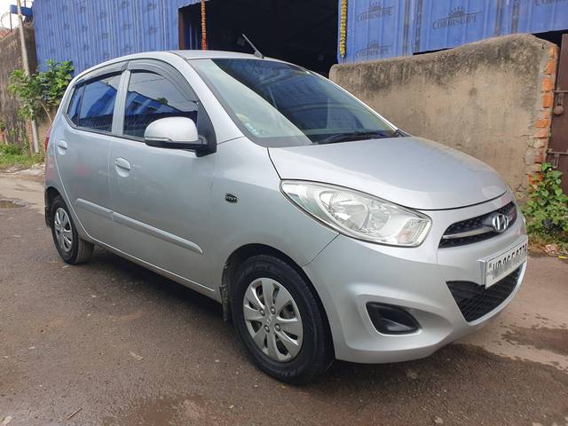 https://images10.gaadi.com/usedcar_image/4421385/original/processed_8a78bdff8eb26d49501a9e5e98897aae.jpg?imwidth=6400