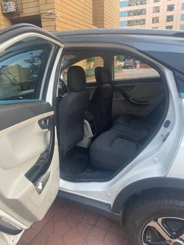 https://images10.gaadi.com/usedcar_image/4421418/original/2f90aaa1b8c02b5fec27b1d314bb4524.jpeg?imwidth=6401