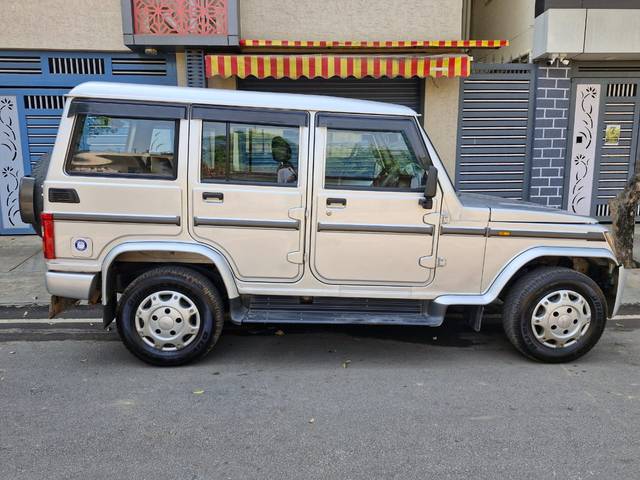 https://images10.gaadi.com/usedcar_image/4421437/original/9f9f4d93a751bfed847d1402a79e2779.jpg?imwidth=6402