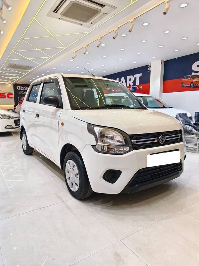 https://images10.gaadi.com/usedcar_image/4421464/original/processed_e620819ac2e2967b1f9abc55c2836527.jpg?imwidth=6400