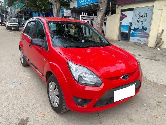 https://images10.gaadi.com/usedcar_image/4421472/original/processed_4276bd8cd8bdd64176a8fbad711e0f22.jpg?imwidth=6400