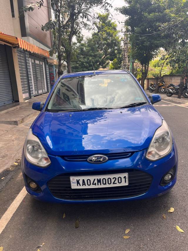 https://images10.gaadi.com/usedcar_image/4421476/original/b6368b6538c31aeeb0b0c3e70213c6af.jpg?imwidth=6400