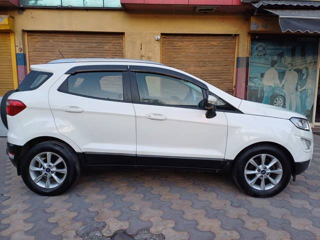 https://images10.gaadi.com/usedcar_image/4421517/original/4bcd881375c0d84f87c70ef6e73701f6.jpeg?imwidth=6402