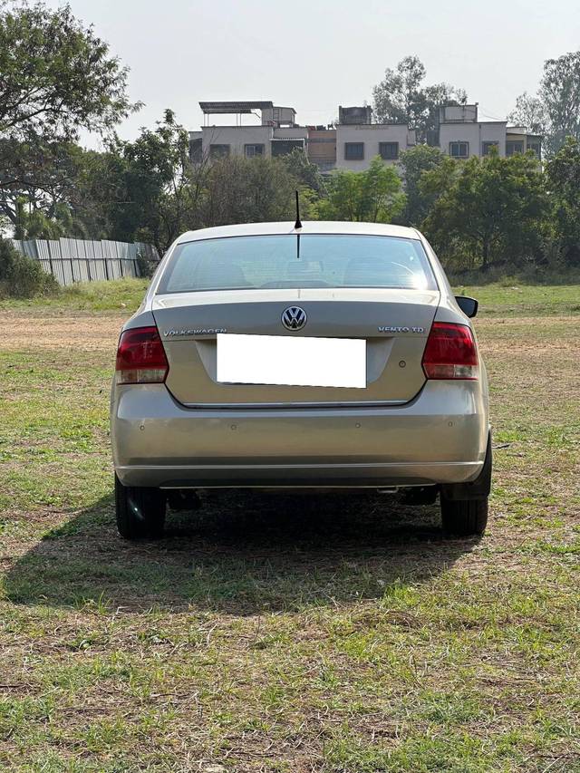 https://images10.gaadi.com/usedcar_image/4421666/original/processed_8e4c318f1b23d5559791995b831d8932.jpg?imwidth=6402