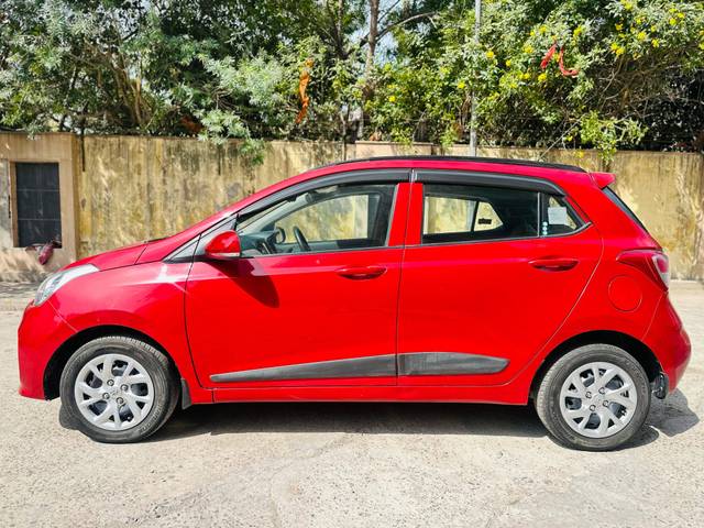 https://images10.gaadi.com/usedcar_image/4421711/original/processed_e1767314545056b35d517d9c040c3f33.jpg?imwidth=6401