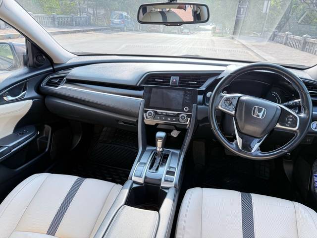 https://images10.gaadi.com/usedcar_image/4421740/original/58c5d5aa64438ccfdfb70e899ff9bfb6.jpeg?imwidth=6402