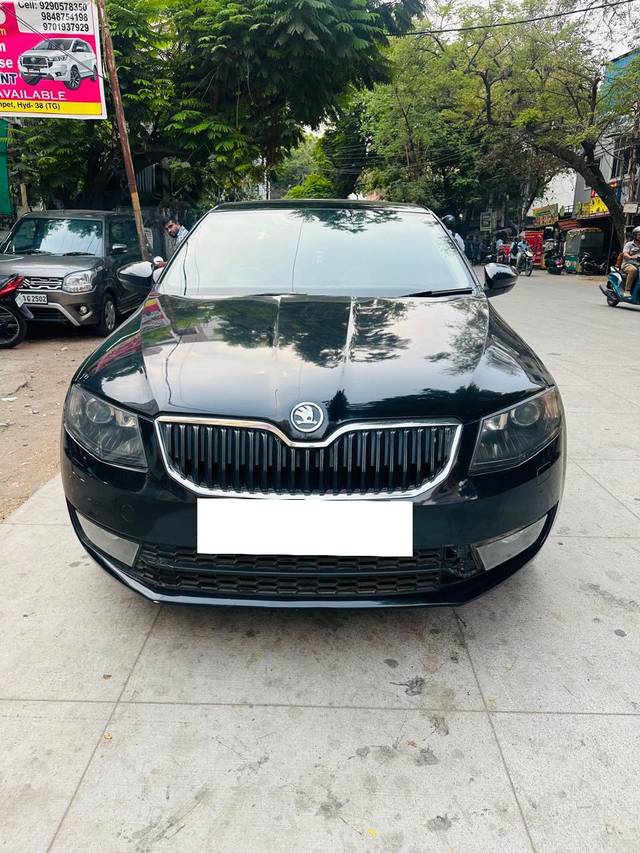 https://images10.gaadi.com/usedcar_image/4421977/original/processed_50eda31c-f620-4aff-85c3-3a9dcf274bb2.jpg?imwidth=6402