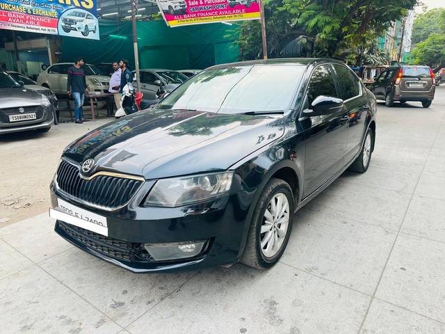 https://images10.gaadi.com/usedcar_image/4421977/original/processed_bfb13aea-72f0-4200-930e-134a37c1991f.jpg?imwidth=6400