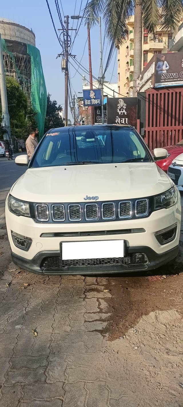 https://images10.gaadi.com/usedcar_image/4421997/original/processed_6bb7dbf1edeb0127b190971bb90e8fb9.jpg?imwidth=6402