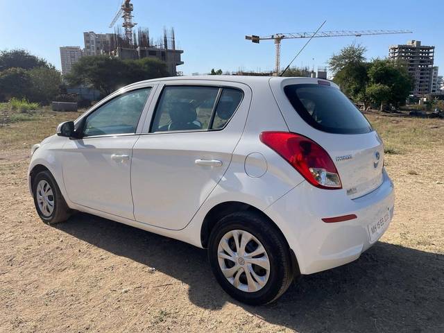 https://images10.gaadi.com/usedcar_image/4422147/original/processed_4a143570-5923-4321-89ee-22598c5f6855.jpg?imwidth=6402