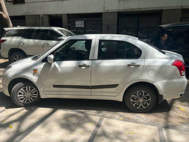 https://images10.gaadi.com/usedcar_image/4422179/original/51c2dffe278c4bfc6ff9a5188485ded8.jpeg?imwidth=6401