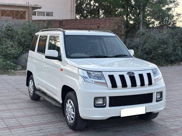 https://images10.gaadi.com/usedcar_image/4422197/original/processed_f332ab20-2390-435c-be13-afc30a5b40e4.jpg?imwidth=6400