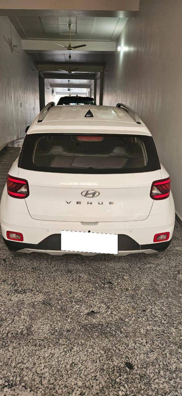 https://images10.gaadi.com/usedcar_image/4422201/original/864eb8747d0c3b7a5683c36da4006a86.jpg?imwidth=6401