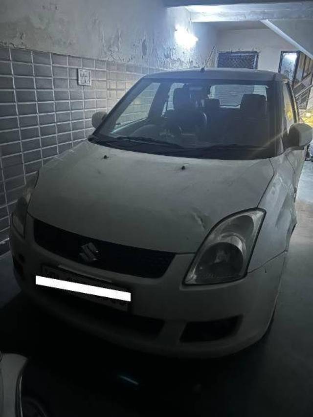 https://images10.gaadi.com/usedcar_image/4422202/original/31dfb4d793bf64c88f27d630a2c2bffa.jpg?imwidth=6401