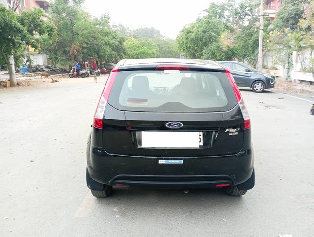 https://images10.gaadi.com/usedcar_image/4422253/original/processed_8c3432321c5977cbce1241c5d79f9da4.jpg?imwidth=6402