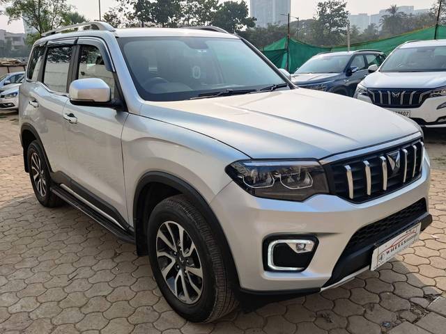 https://images10.gaadi.com/usedcar_image/4422353/original/processed_7144cbcee9c6ec6cca41bbfa97844194.jpeg?imwidth=6400