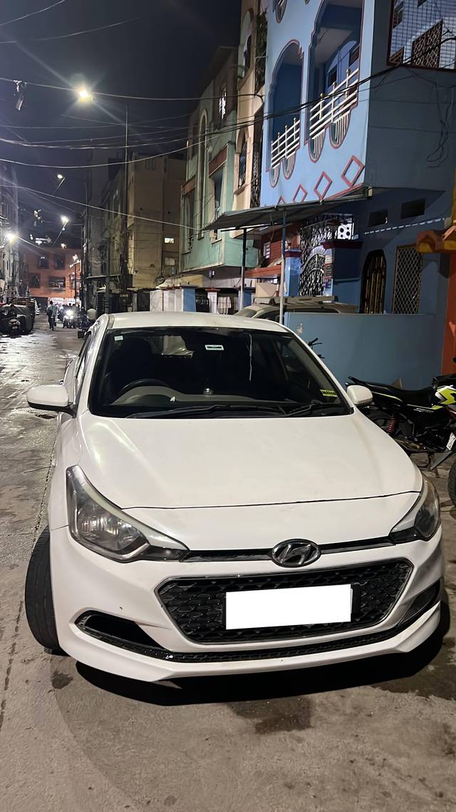 https://images10.gaadi.com/usedcar_image/4422378/original/processed_facaad9e-0765-4ca7-ab06-b839f7528efb.jpeg?imwidth=6400