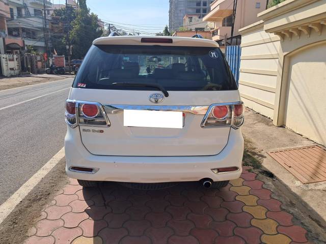 https://images10.gaadi.com/usedcar_image/4422505/original/processed_2dda815413a5decca7f930a5508d5f5d.jpg?imwidth=6402